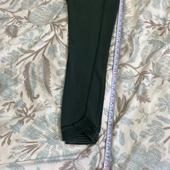 LULULEMON!! Find focus 7/8 25 size 6!! Deep Ivy - Picture 5 of 14